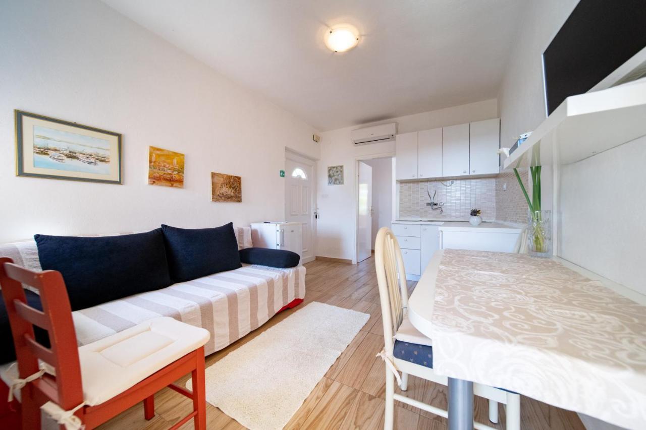 Apartmani Milena Barbat na Rabu Esterno foto