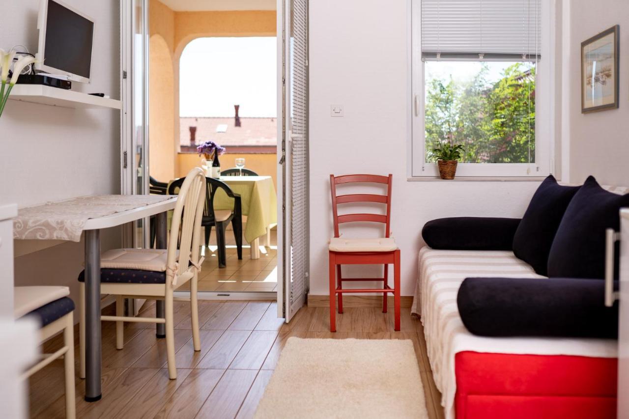 Apartmani Milena Barbat na Rabu Esterno foto