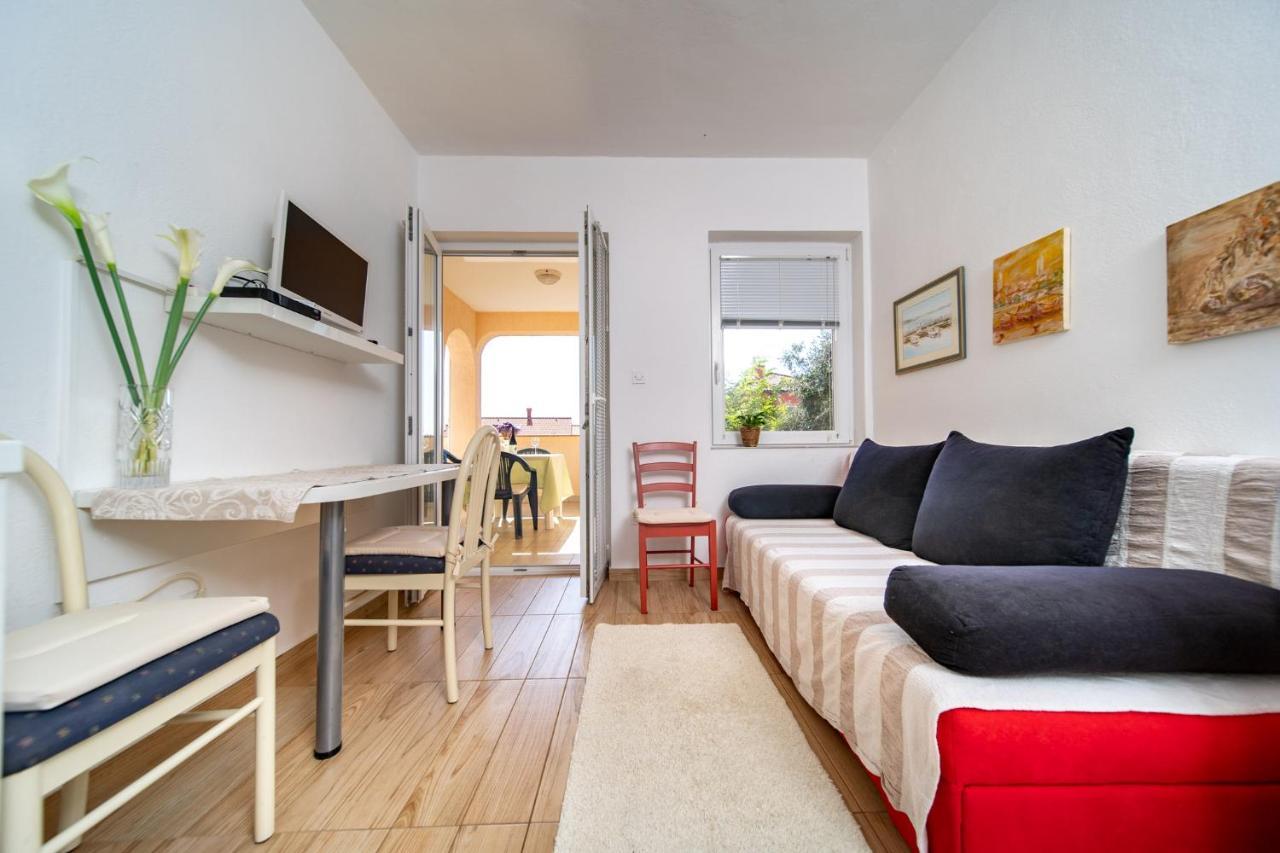 Apartmani Milena Barbat na Rabu Esterno foto