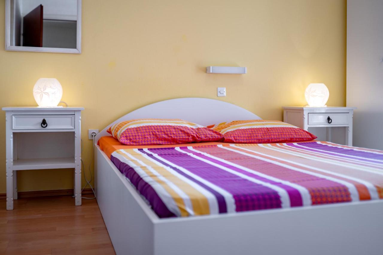 Apartmani Milena Barbat na Rabu Esterno foto