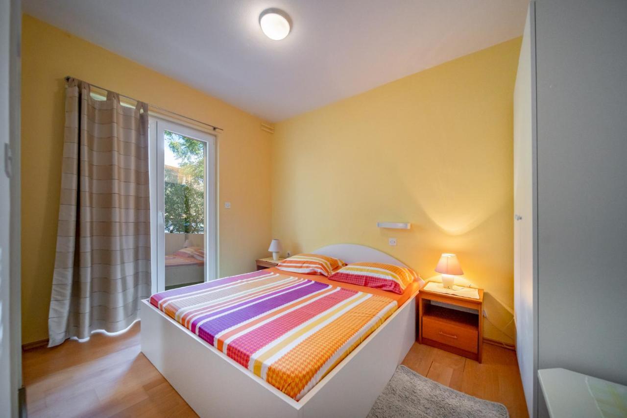 Apartmani Milena Barbat na Rabu Esterno foto